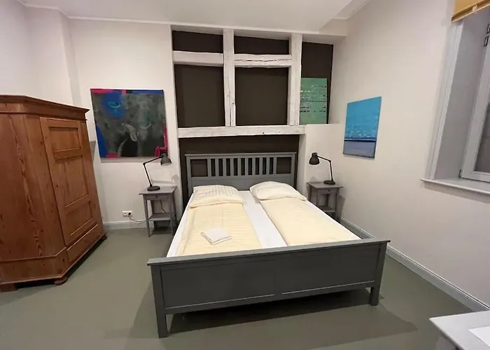 - Schweriner Altstadt - 8 *